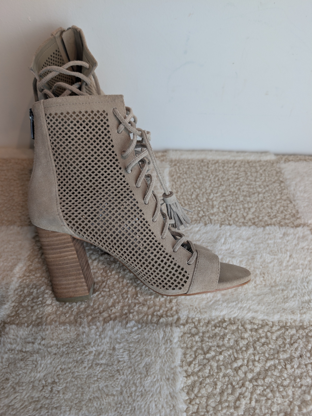 Marc Fisher Lace-Up Peep Toe Block Heel Booties in Taupe Sz 7